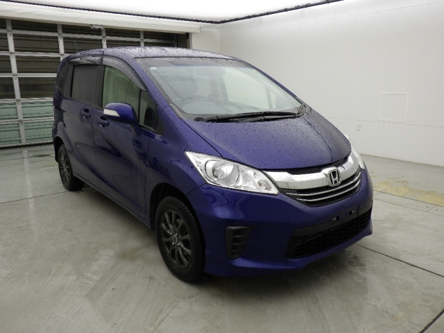 HONDA FREED — фото