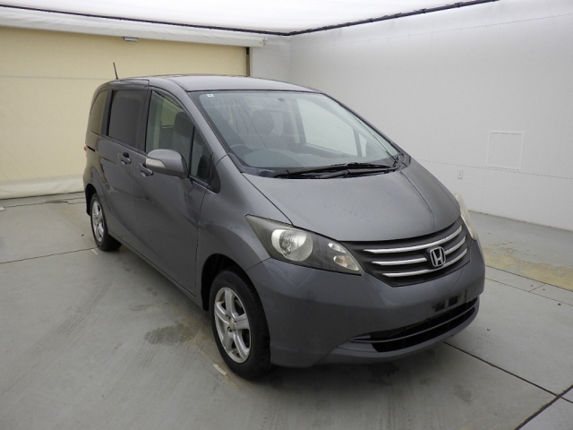 HONDA FREED — фото