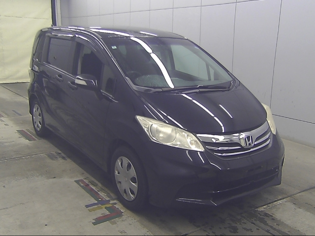 HONDA FREED — фото