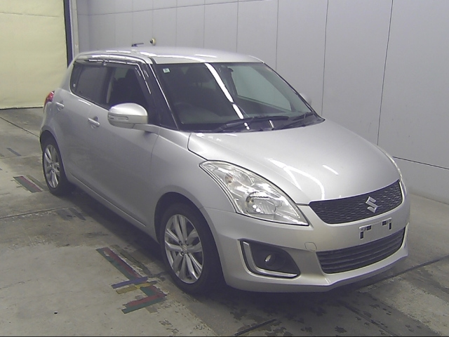 SUZUKI SWIFT — фото