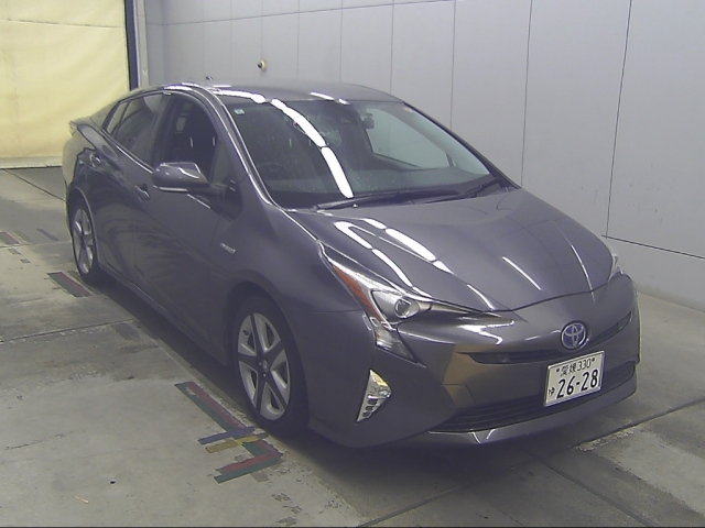 TOYOTA PRIUS — фото