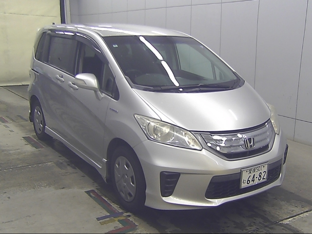 HONDA FREED — фото