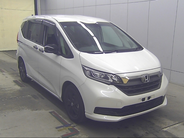 HONDA FREED — фото