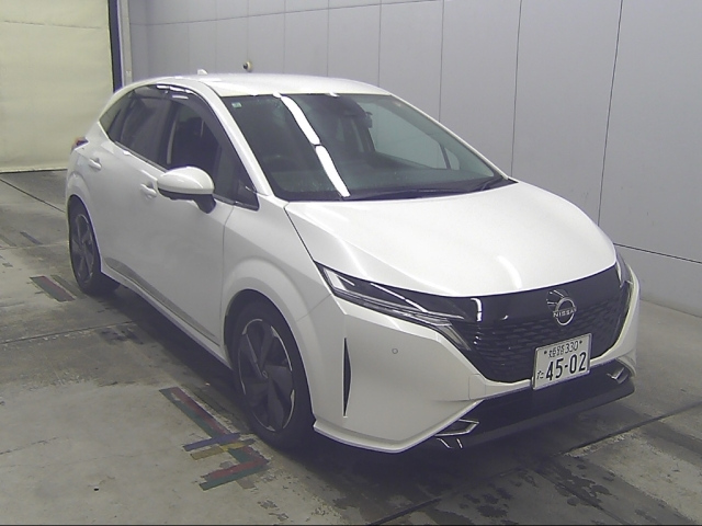 NISSAN AURA — фото