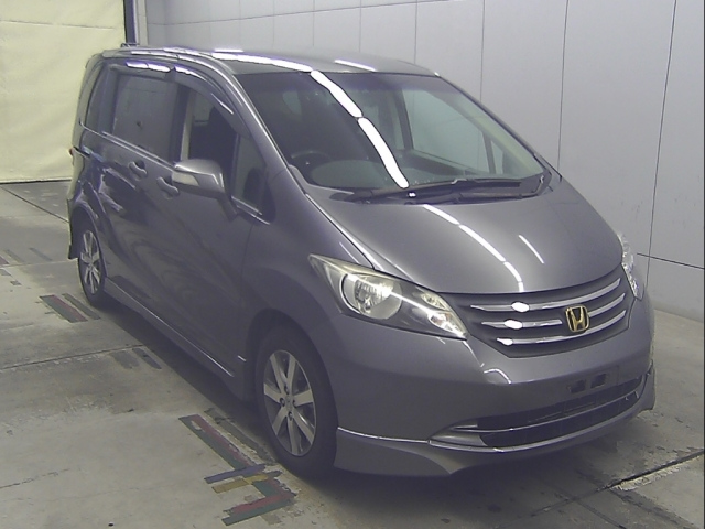HONDA FREED — фото