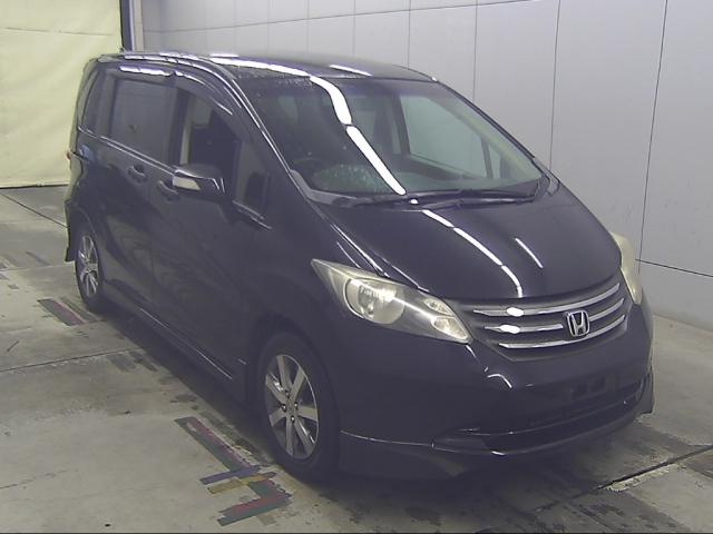 HONDA FREED — фото