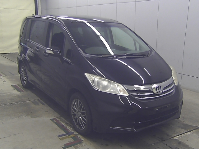 HONDA FREED — фото