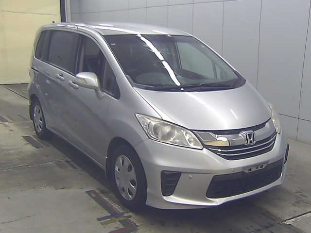 HONDA FREED — фото