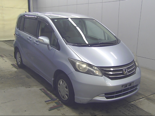 HONDA FREED — фото