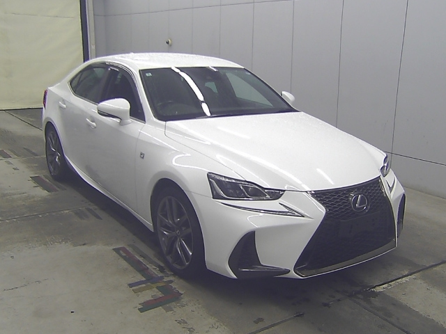 LEXUS IS — фото