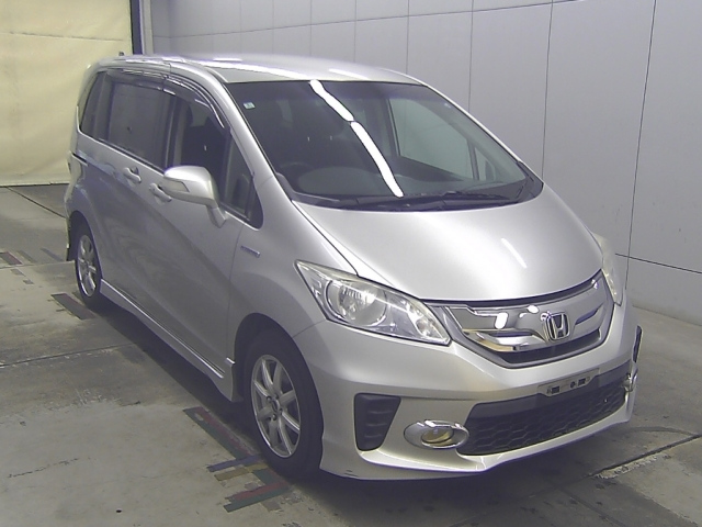 HONDA FREED — фото