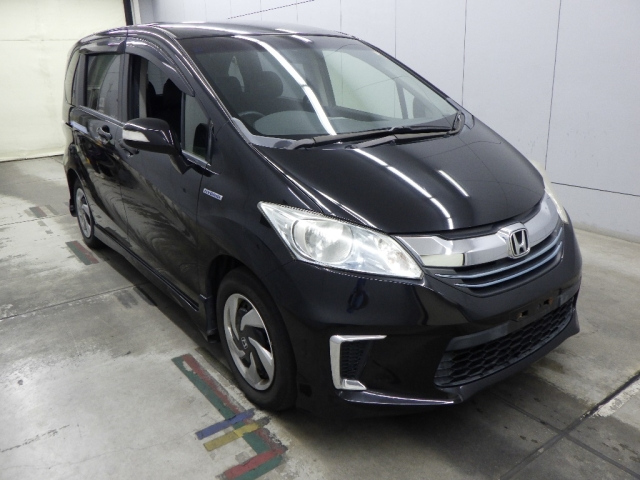 HONDA FREED — фото