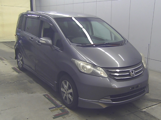 HONDA FREED — фото