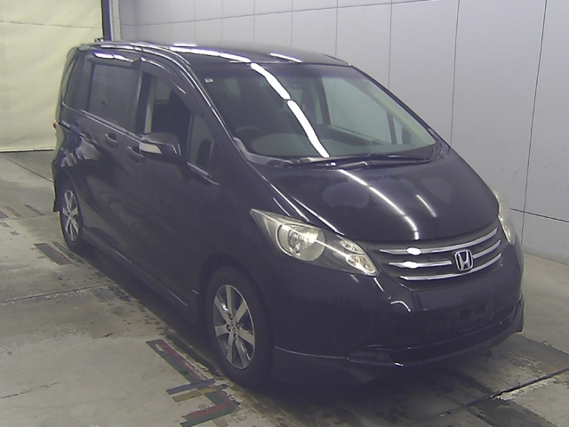 HONDA FREED — фото