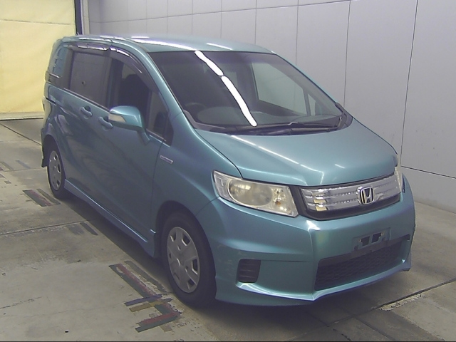 HONDA FREED — фото