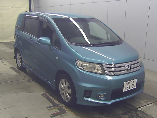 HONDA FREED SPIKE