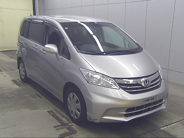 HONDA FREED — фото