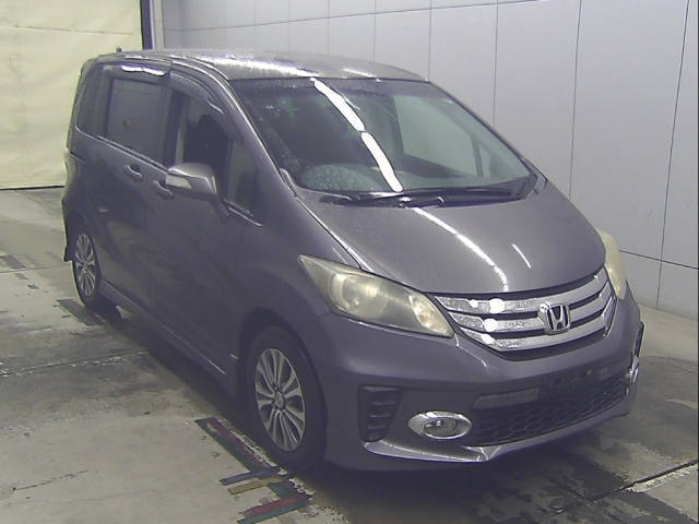 HONDA FREED — фото