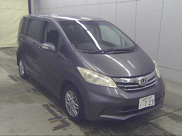 HONDA FREED — фото