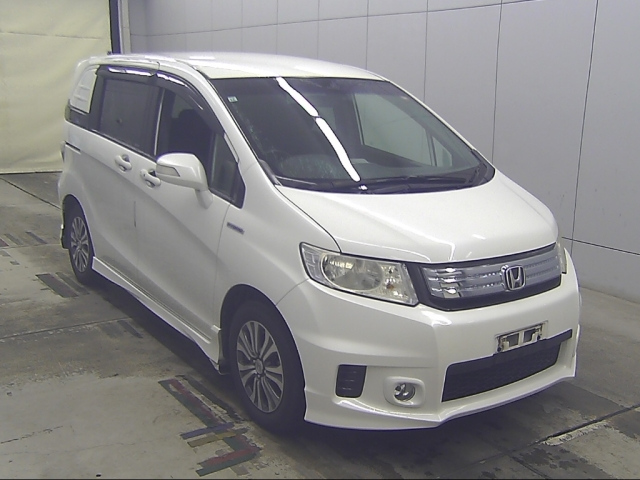 HONDA FREED — фото