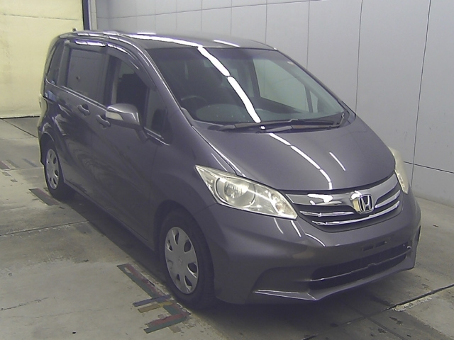HONDA FREED — фото