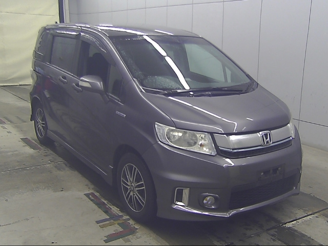 HONDA FREED — фото