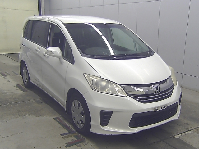 HONDA FREED — фото