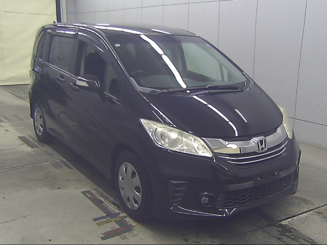 HONDA FREED — фото
