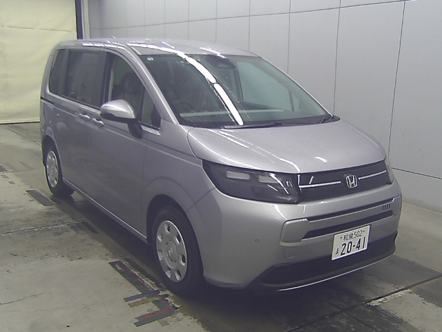 HONDA FREED — фото