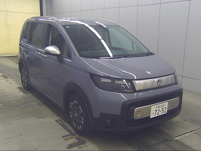 HONDA FREED — фото