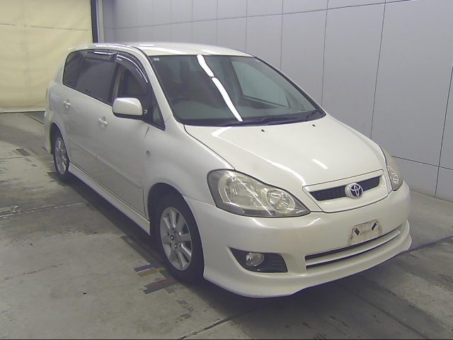 TOYOTA IPSUM — фото