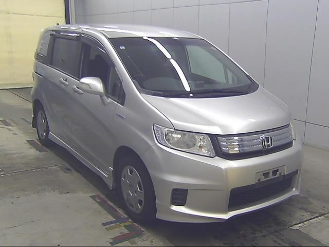 HONDA FREED SPIKE