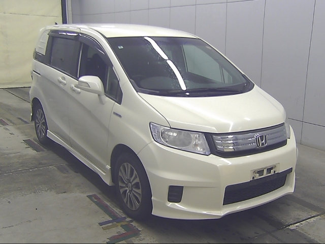 HONDA FREED SPIKE