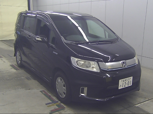 HONDA FREED SPIKE