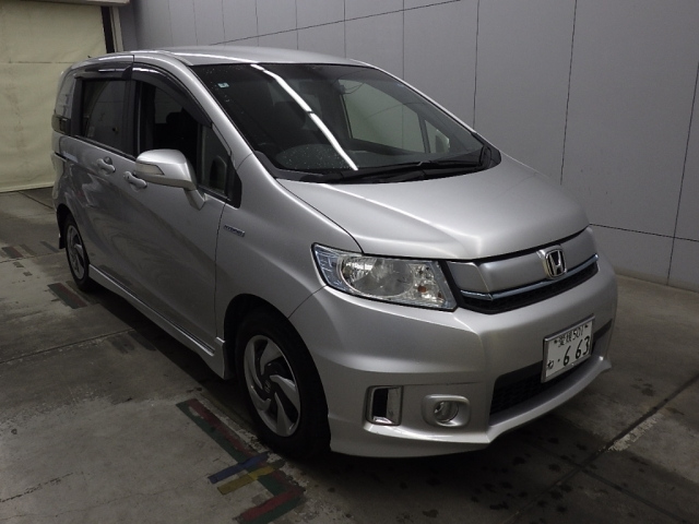 HONDA FREED SPIKE