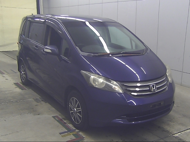 HONDA FREED — фото