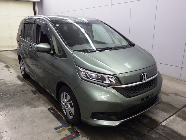 HONDA FREED — фото