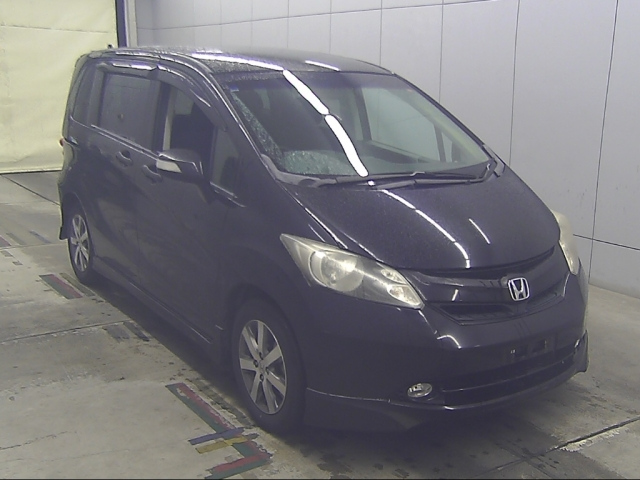 HONDA FREED — фото
