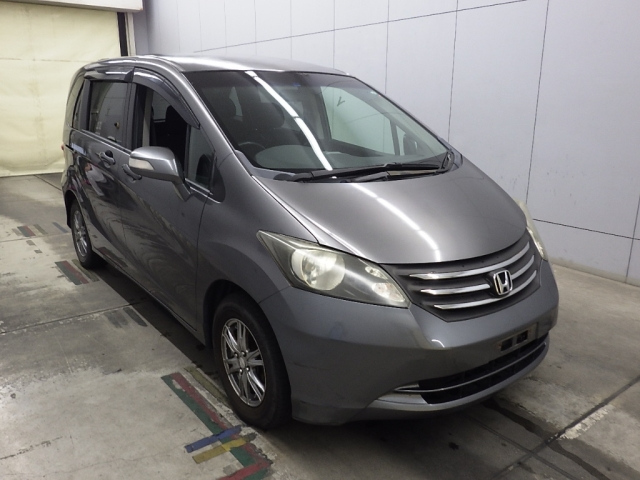 HONDA FREED — фото