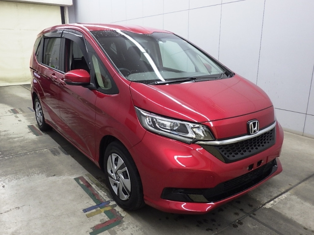 HONDA FREED — фото