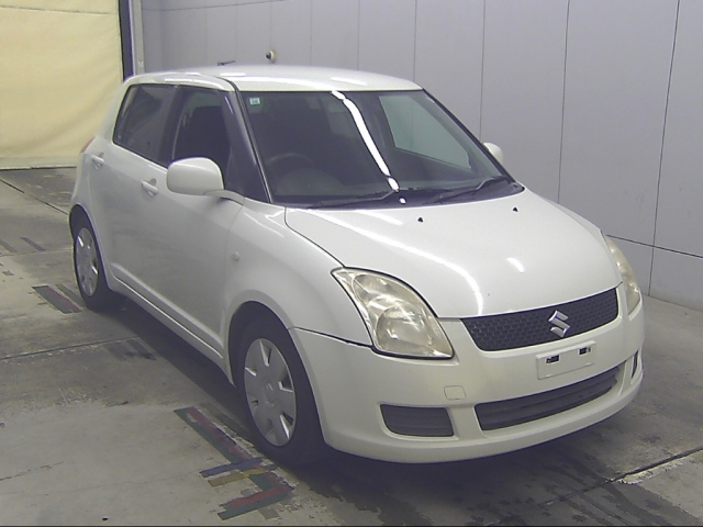 SUZUKI SWIFT — фото