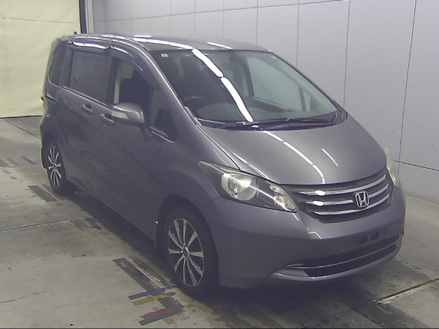 HONDA FREED — фото