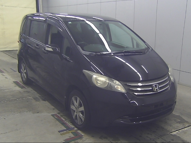 HONDA FREED — фото