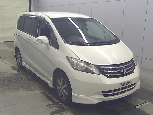 HONDA FREED — фото