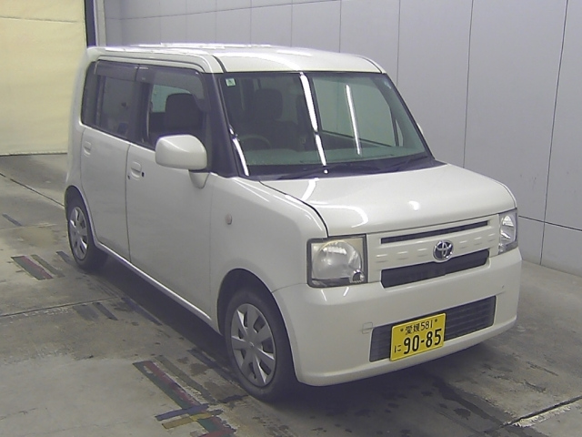 TOYOTA PIXIS — фото