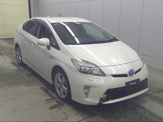 TOYOTA PRIUS — фото