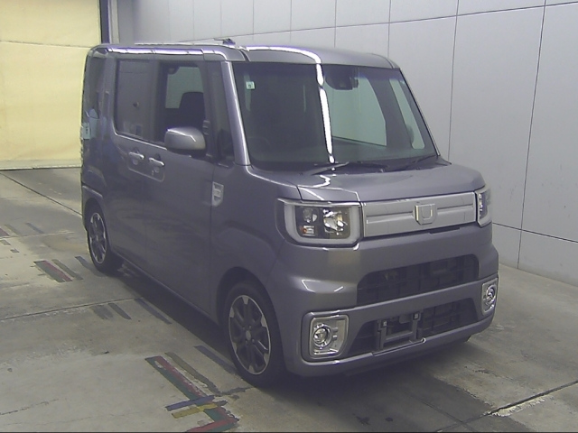 DAIHATSU WAKE — фото