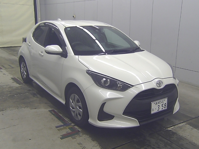 TOYOTA YARIS — фото