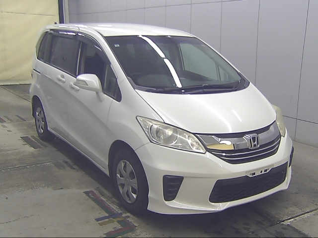 HONDA FREED — фото
