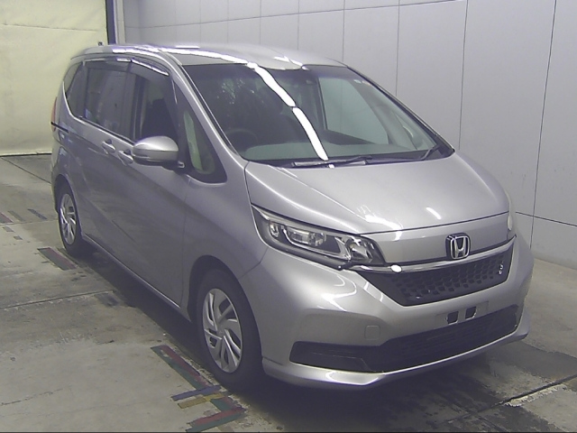 HONDA FREED — фото
